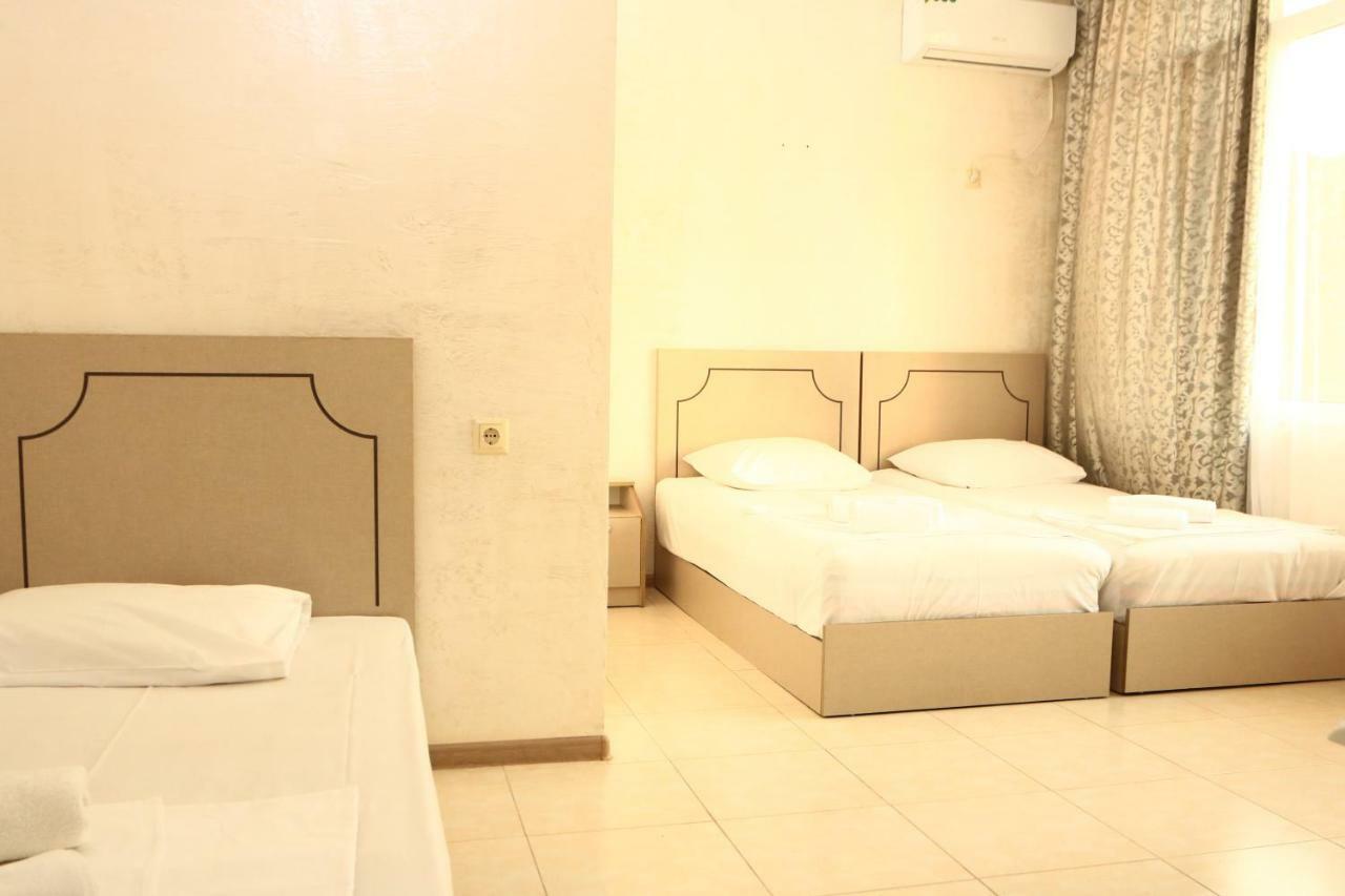 Rainbow Rooms Apart Hotel Makhinjauri Exterior photo