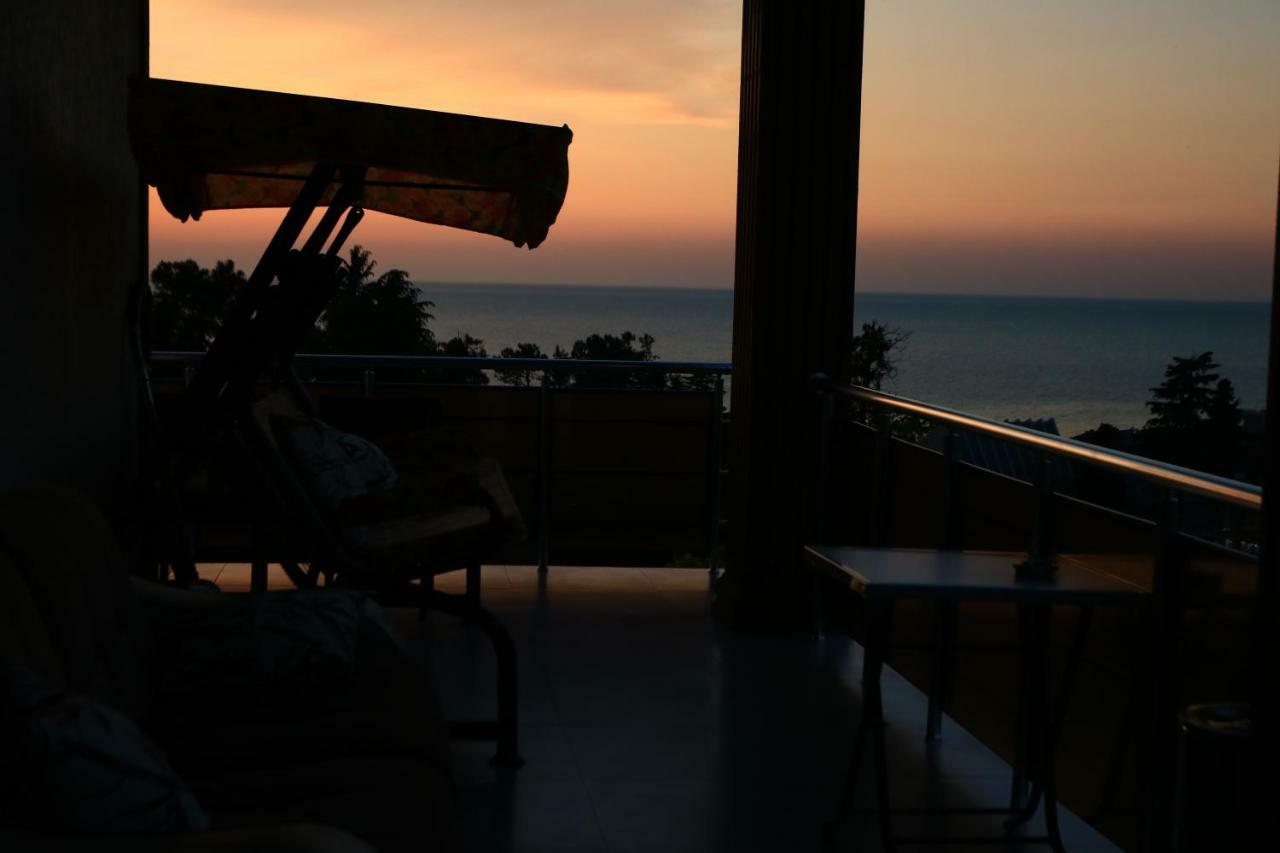 Rainbow Rooms Apart Hotel Makhinjauri Exterior photo