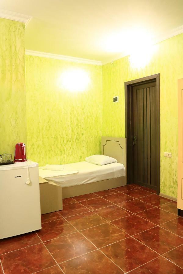 Rainbow Rooms Apart Hotel Makhinjauri Exterior photo