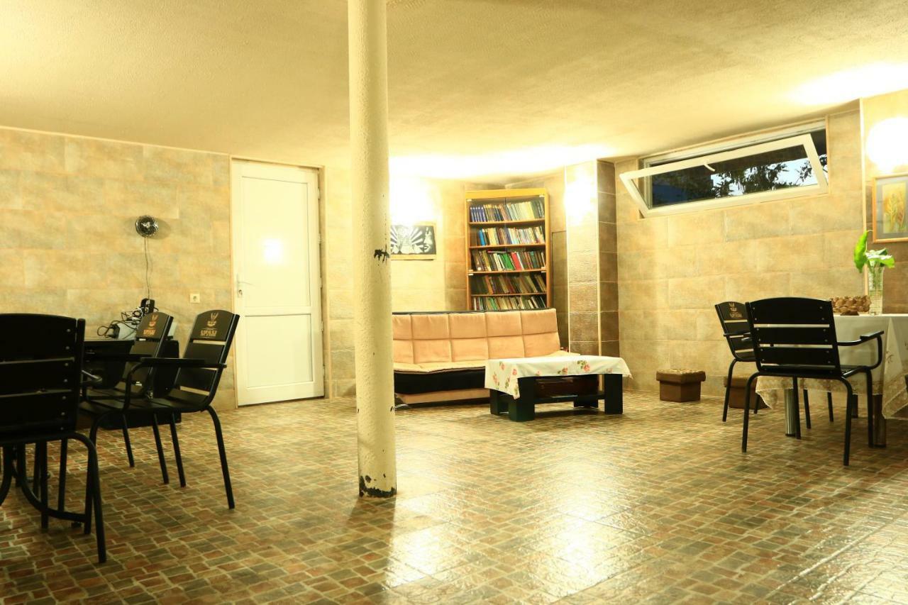 Rainbow Rooms Apart Hotel Makhinjauri Exterior photo