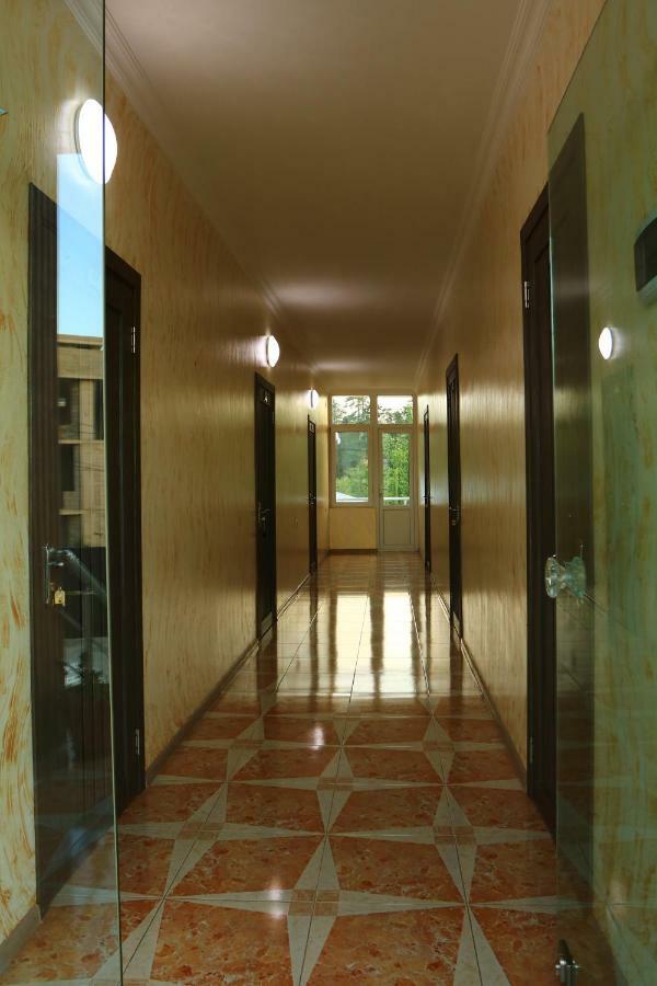 Rainbow Rooms Apart Hotel Makhinjauri Exterior photo