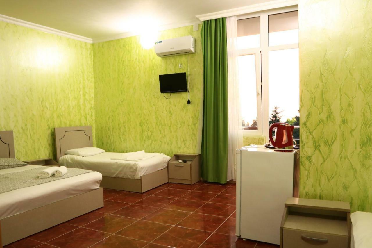 Rainbow Rooms Apart Hotel Makhinjauri Exterior photo